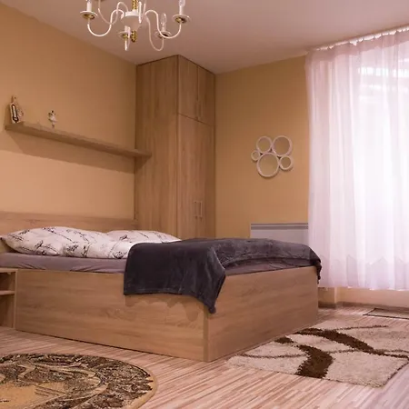 Apartman Junak 34, Horny Smokovec *